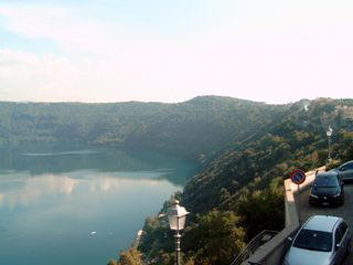 Blick von Castel Gandolfo auf den Albaner See